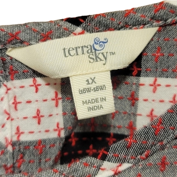 EUC | Terra & Sky | Checkered Ruffle Shoulder Top | 1X - Picture 3 of 10